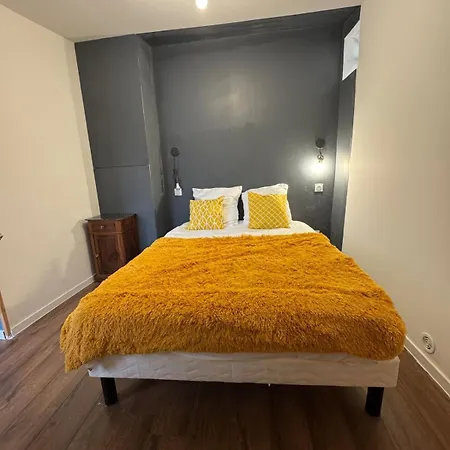 Printanier Apartment
